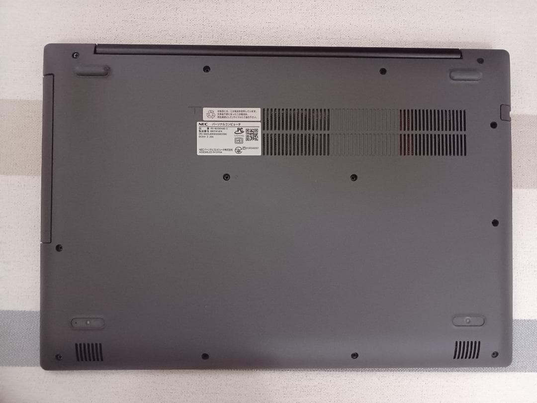 NEC LAVIE NS300/K　ノートPC