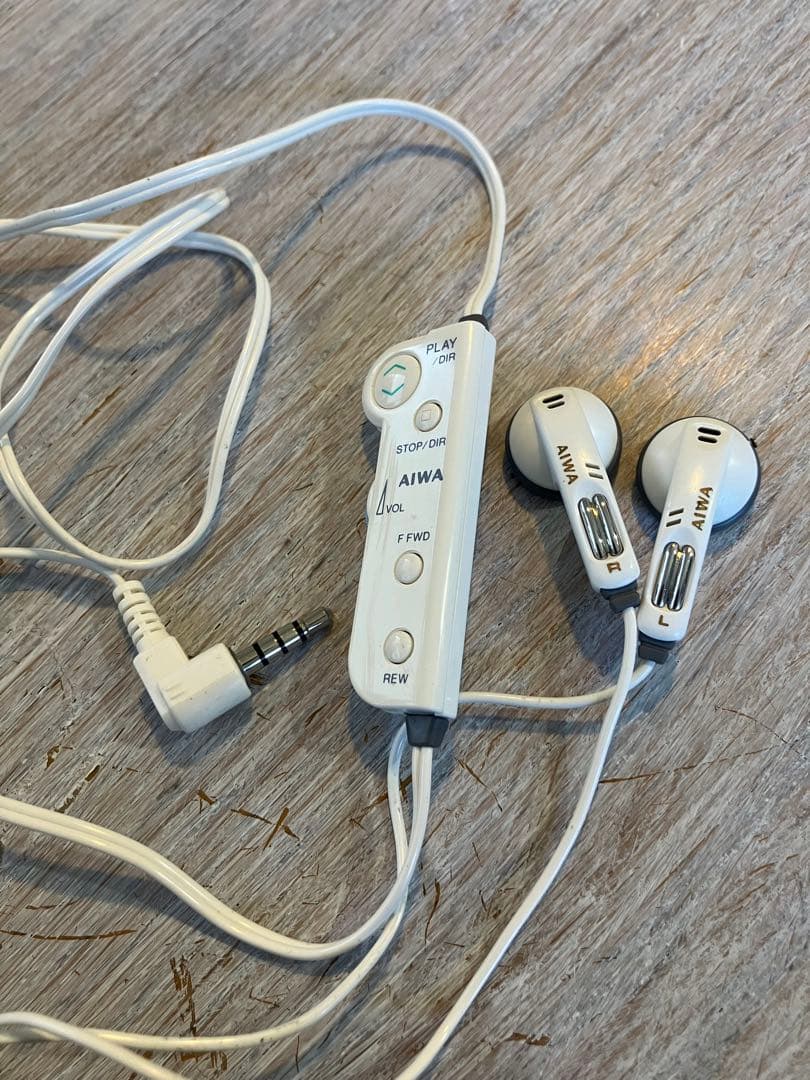 AIWA remote HS-PL35　カセットプレイヤー ホワイト