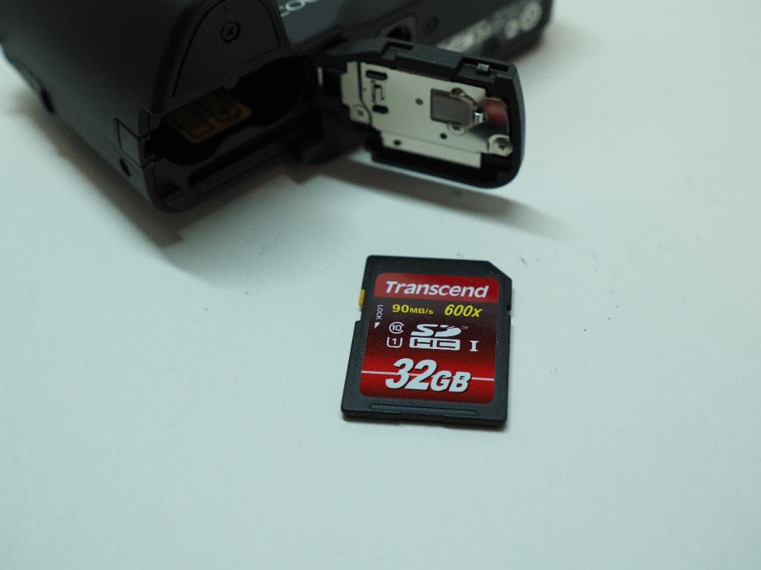 動作確認済 Nikon COOLPIX P50 単3電池タイプ デジタルカメラ