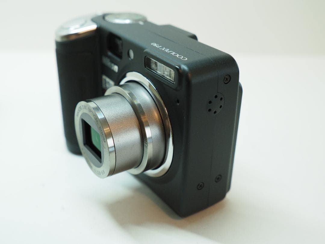 動作確認済 Nikon COOLPIX P50 単3電池タイプ デジタルカメラ