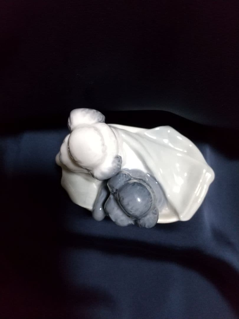 フィギュリン 双子のプードル