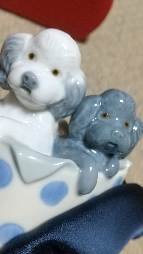 フィギュリン 双子のプードル