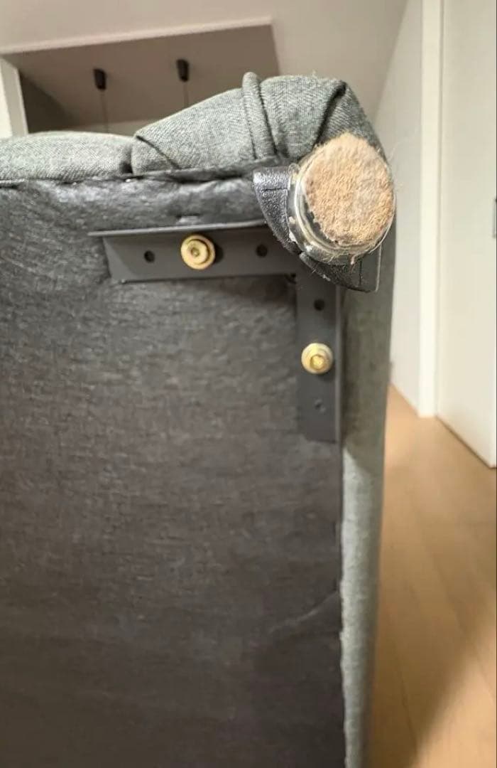 ディープグレー グレー 2人掛けソファ 2つのクッション付き 送料込み