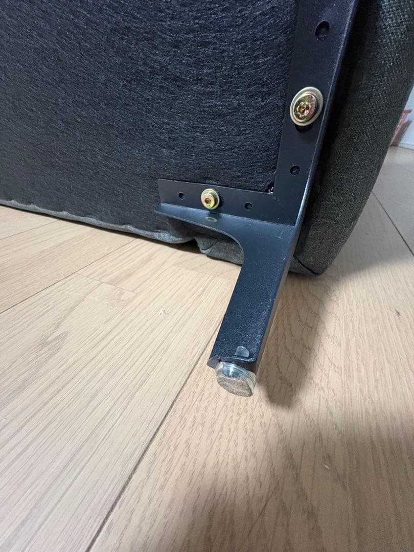 ディープグレー グレー 2人掛けソファ 2つのクッション付き 送料込み