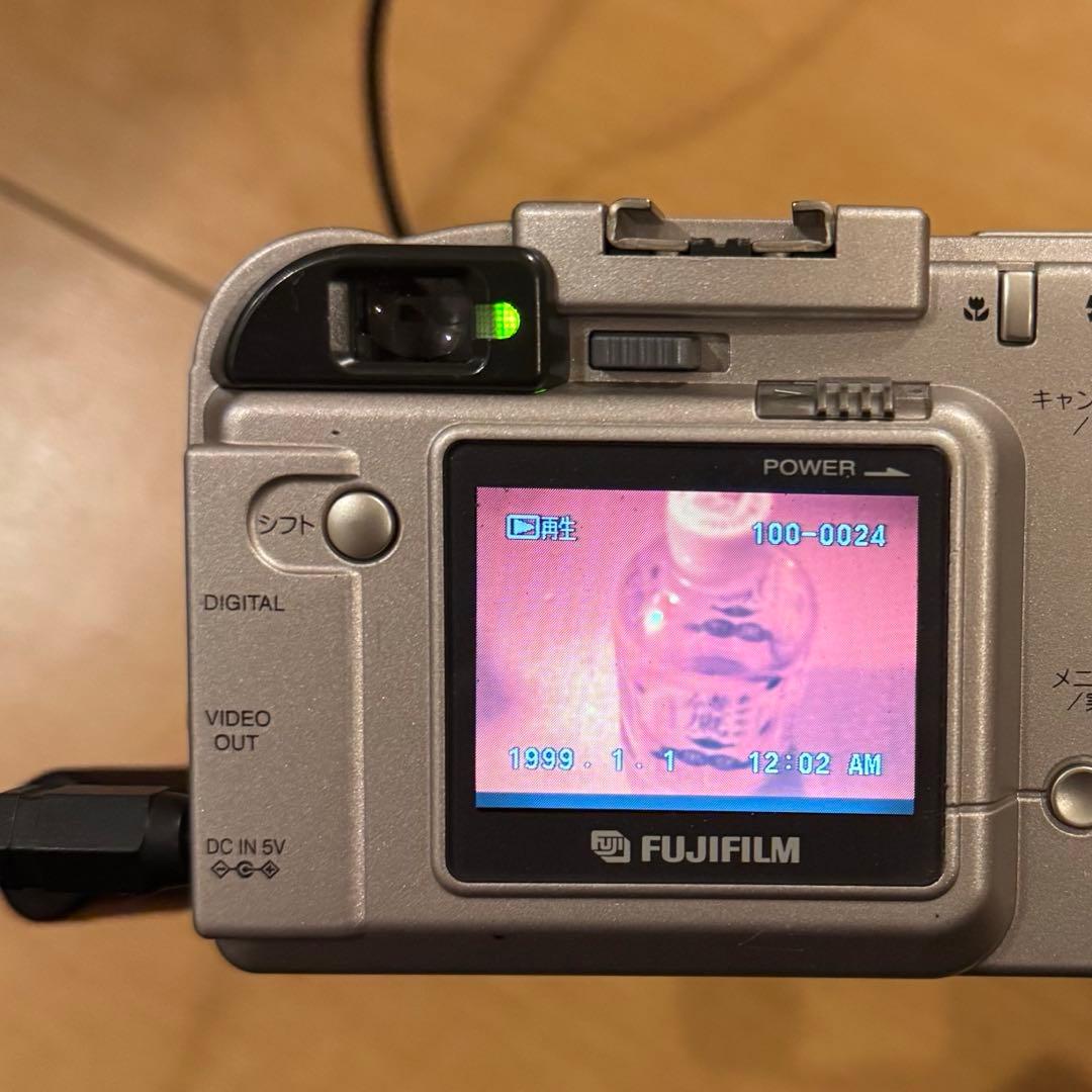 富士フィルム　Finepix 2900Z・（新）バッテリー付き