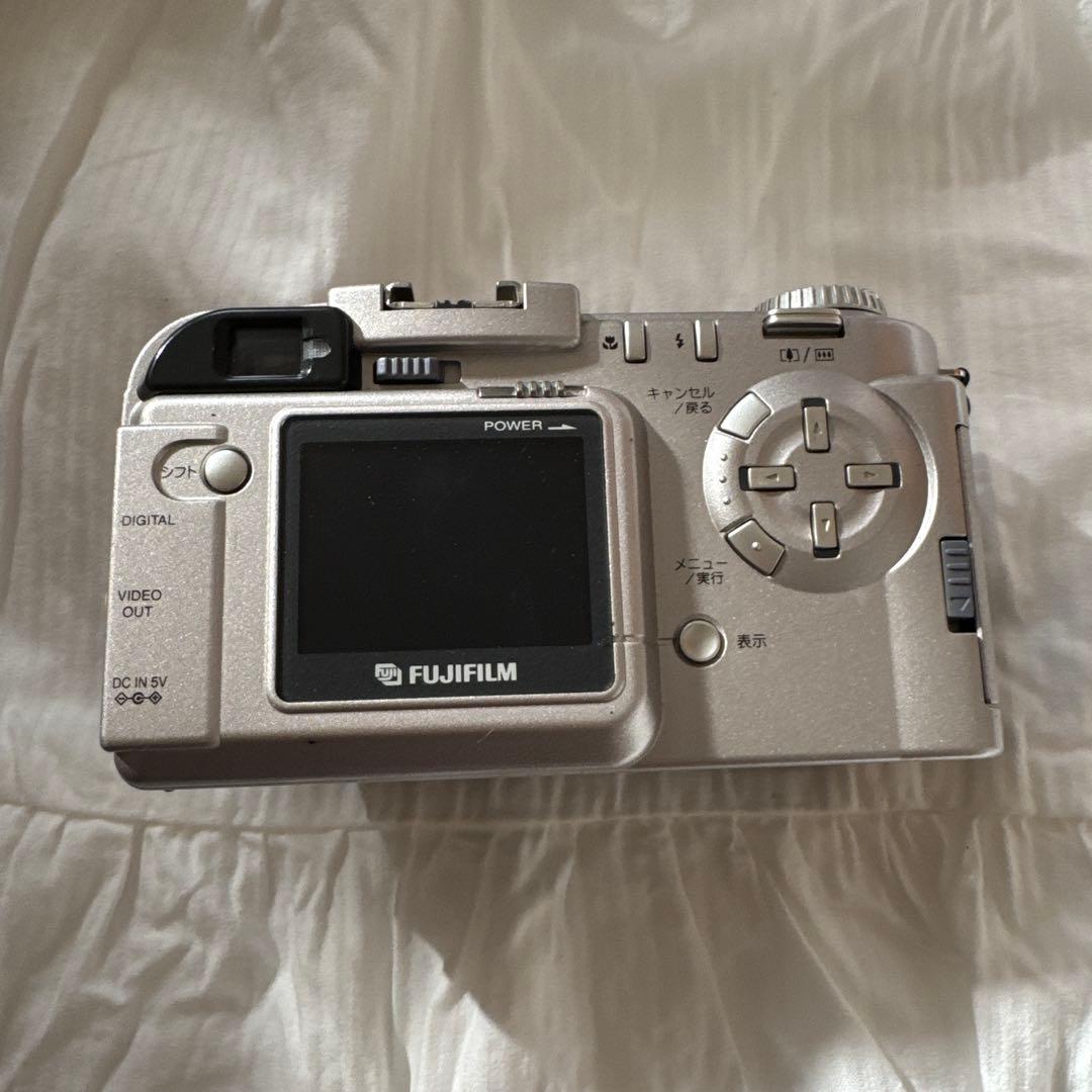 富士フィルム　Finepix 2900Z・（新）バッテリー付き