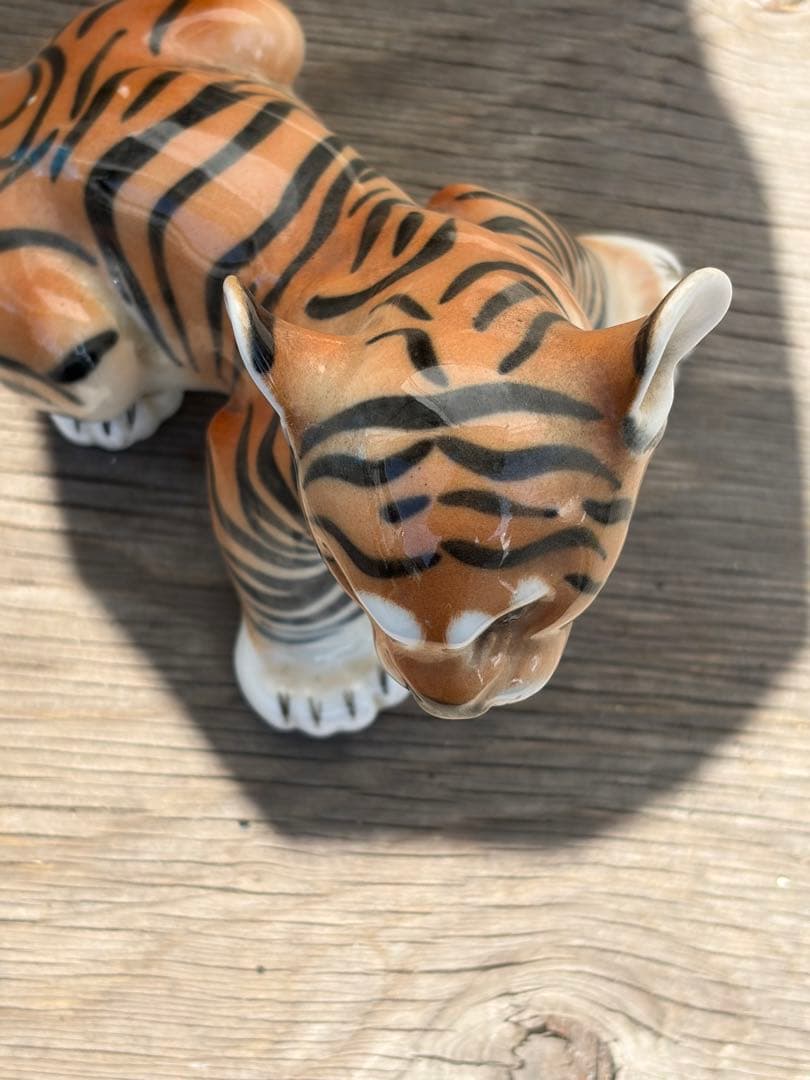 ロシア製（旧ソ連）インペリアルポーセリン　ロモノーソフ　虎　トラ置物