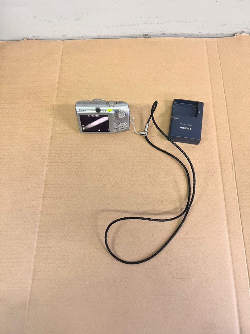 Canon IXY DIGITAL シルバー 充電器付き 現状渡し