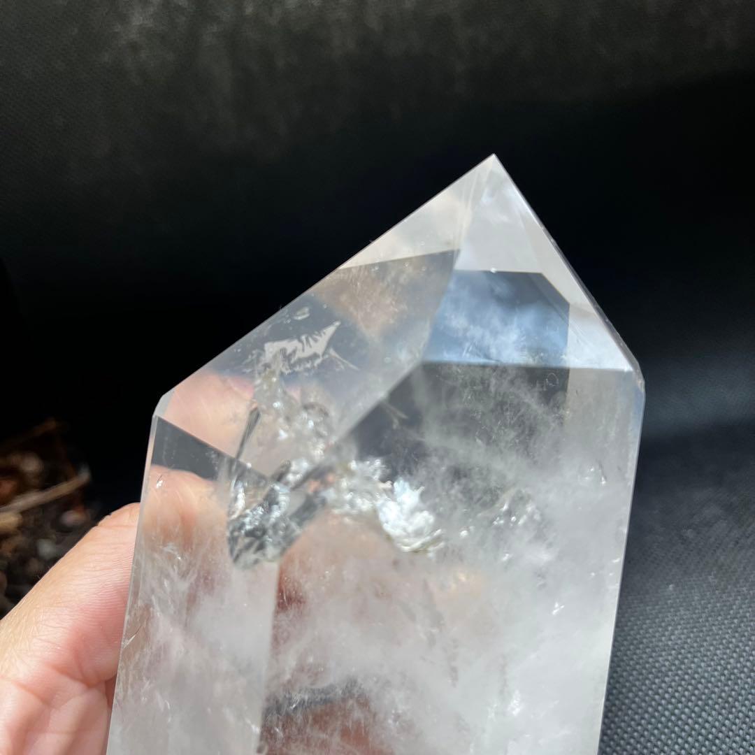 ブラジル産 水晶ポイント約700g 透明×ミルキーの美結晶　天然石原石　台座付き