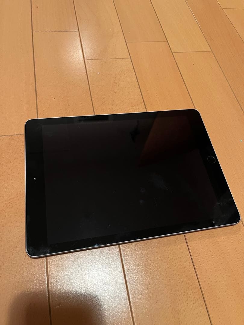 Apple iPad 第6世代128GB Wi-Fiモデル シルバー 付属品あり