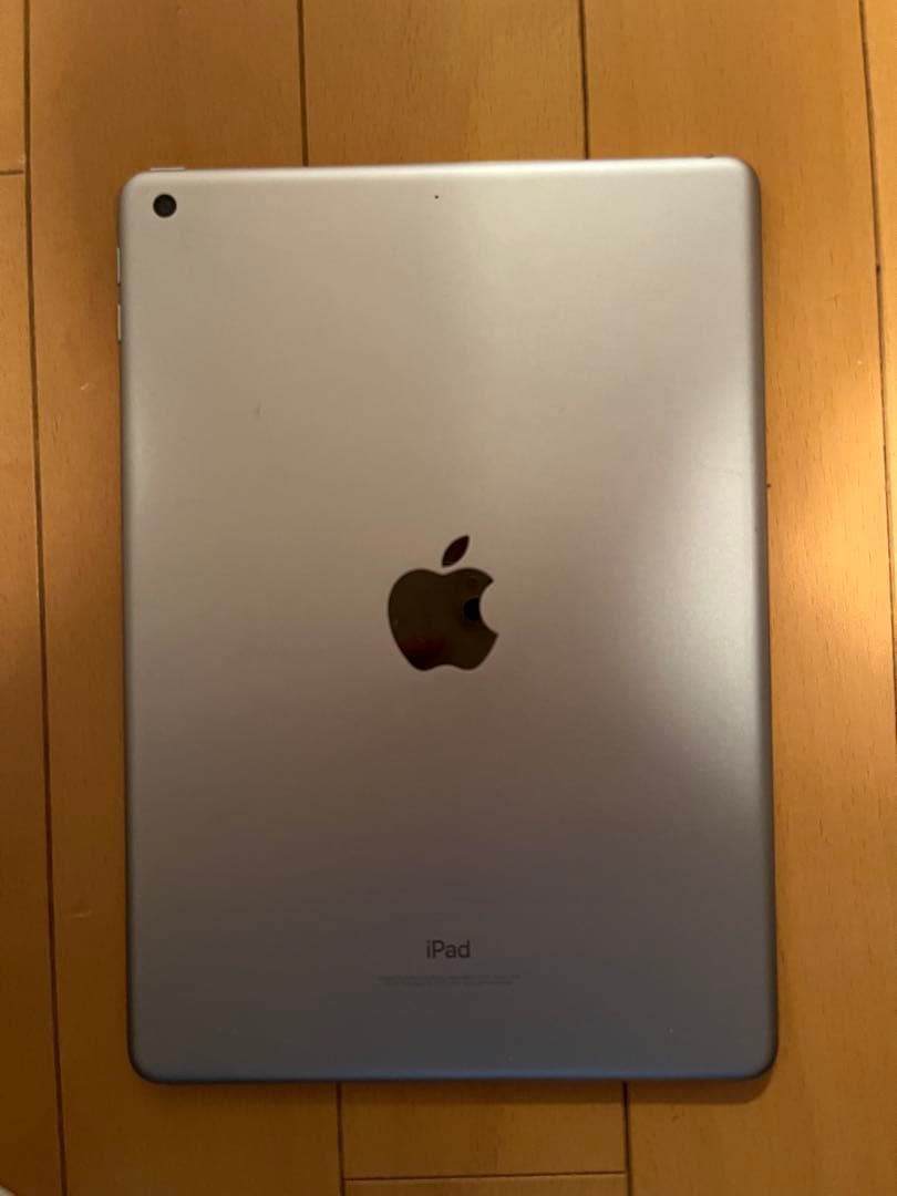 Apple iPad 第6世代128GB Wi-Fiモデル シルバー 付属品あり