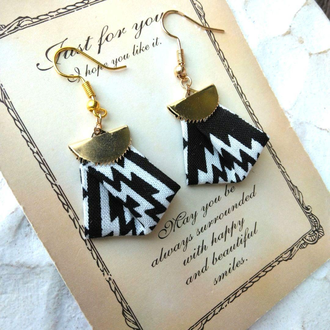 新色　オルテガ　タッセル　リボン　ネイティブ　白　黒　ピアス　イヤリング