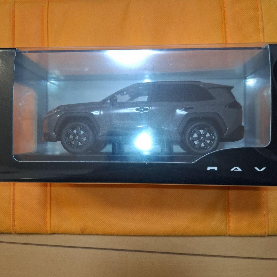 新型RAV4 アドベンチャー・ミニカー 1/30カラー・アーバンロック