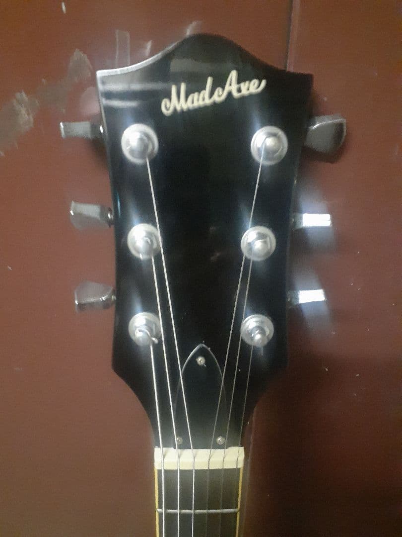 MadAxe サンバースト エレキギター 訳ありでジャンク扱いです。。