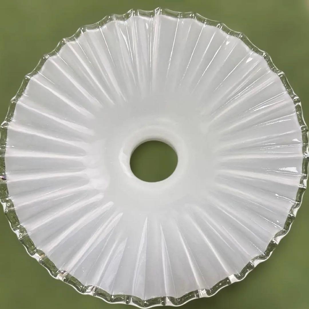 サンヨウ　フリルガラスペンダントライト　ミルクガラス