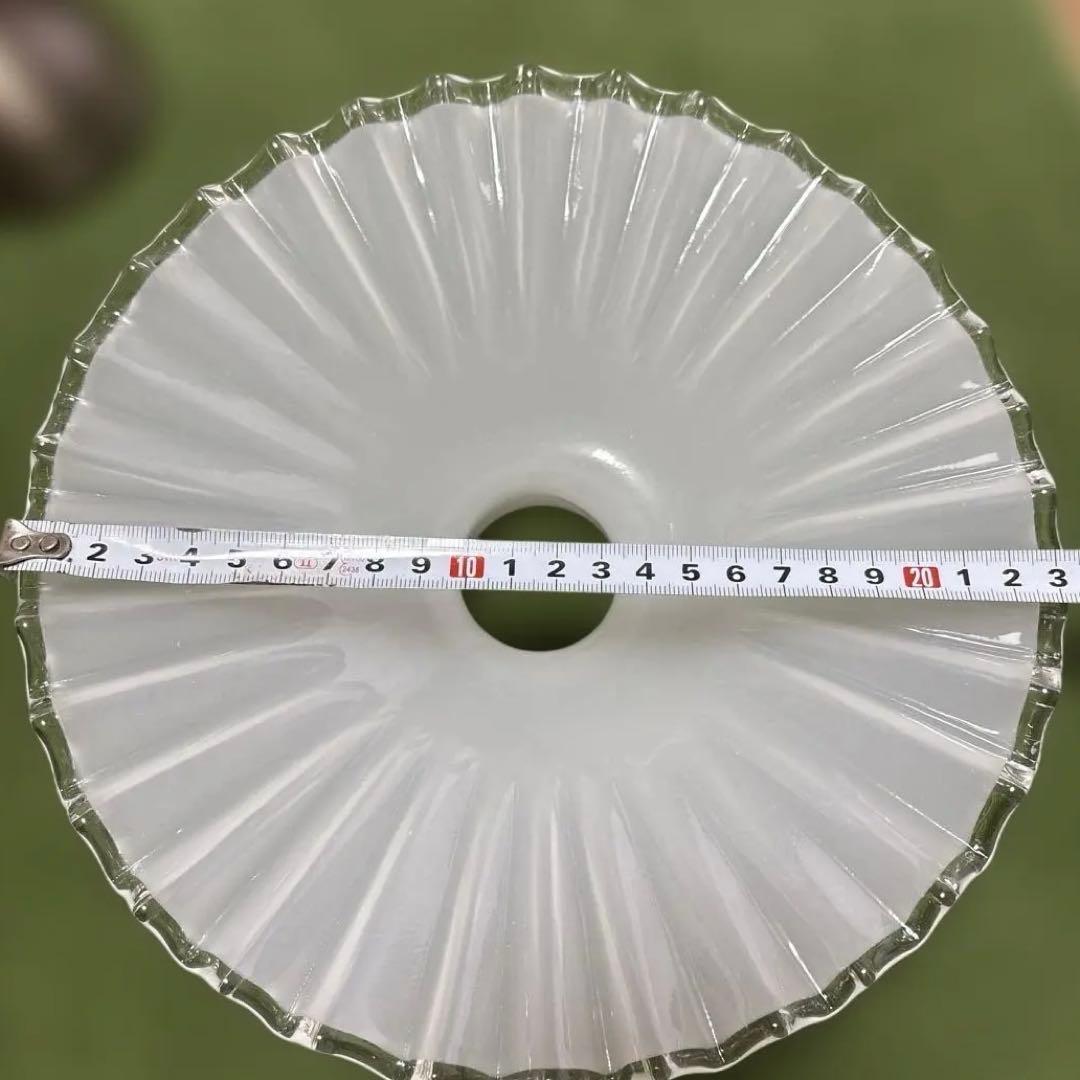 サンヨウ　フリルガラスペンダントライト　ミルクガラス