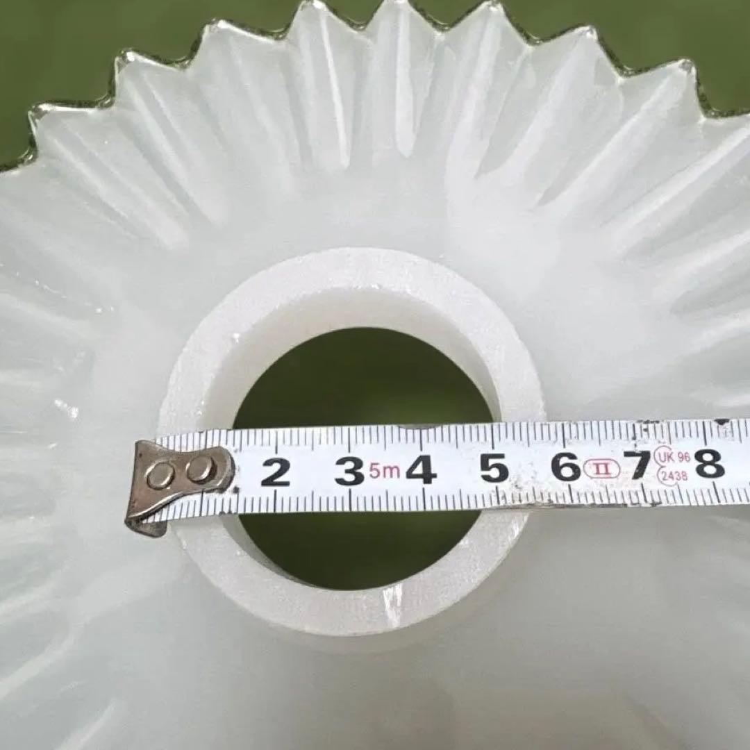 サンヨウ　フリルガラスペンダントライト　ミルクガラス