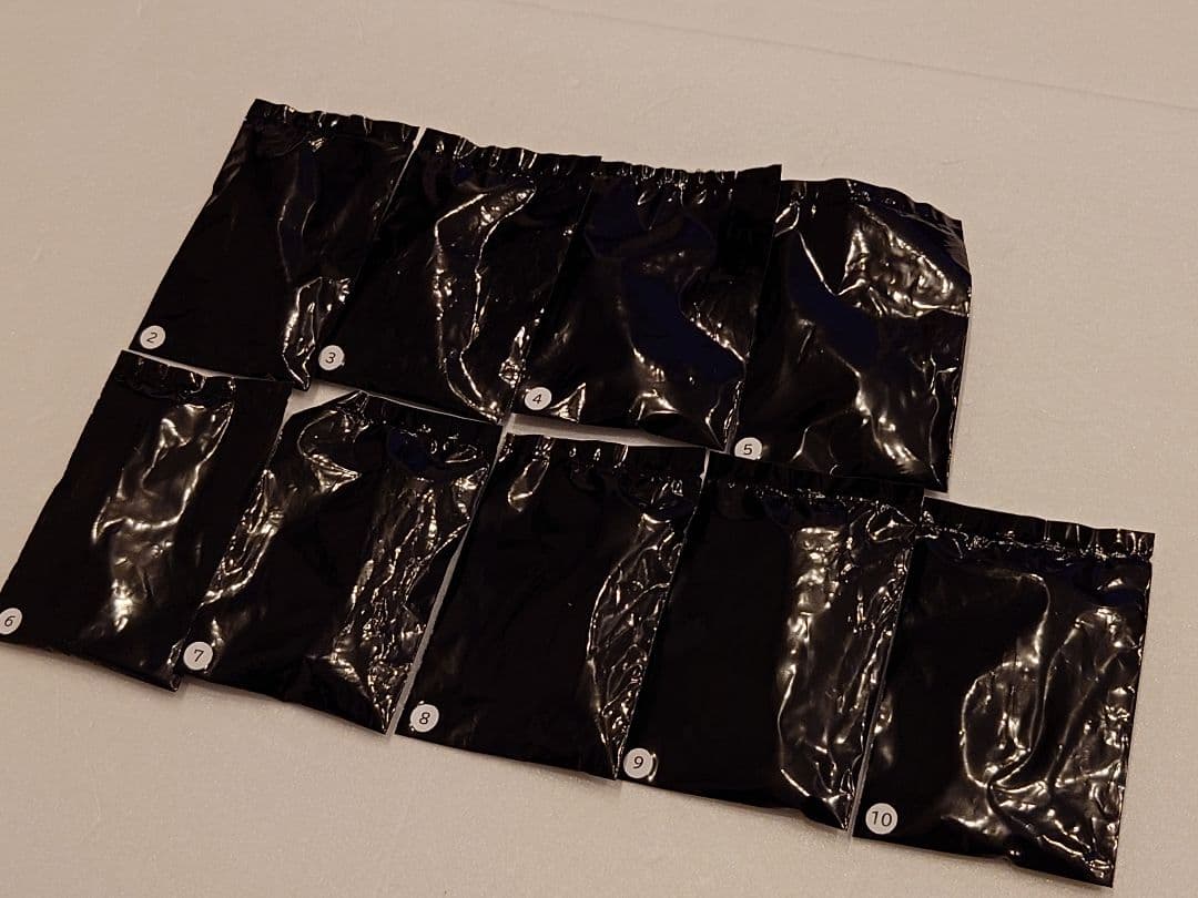 【新品未開封】ホカロンキーホルダー　全９種　アベイル　先着２０名様の限定品