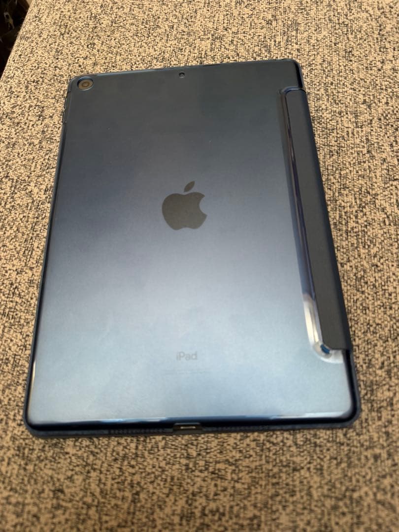 Apple iPad (第7世代) 本体+保護ガラス/ケース/箱付