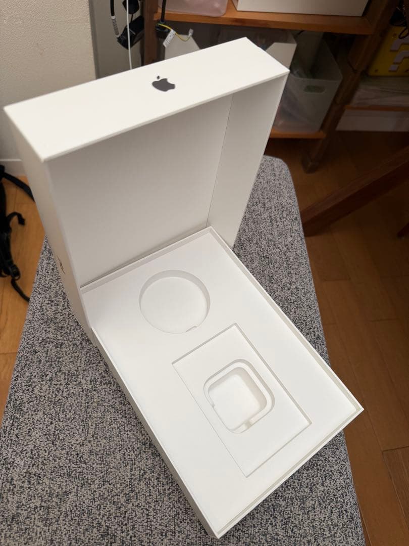 Apple iPad (第7世代) 本体+保護ガラス/ケース/箱付