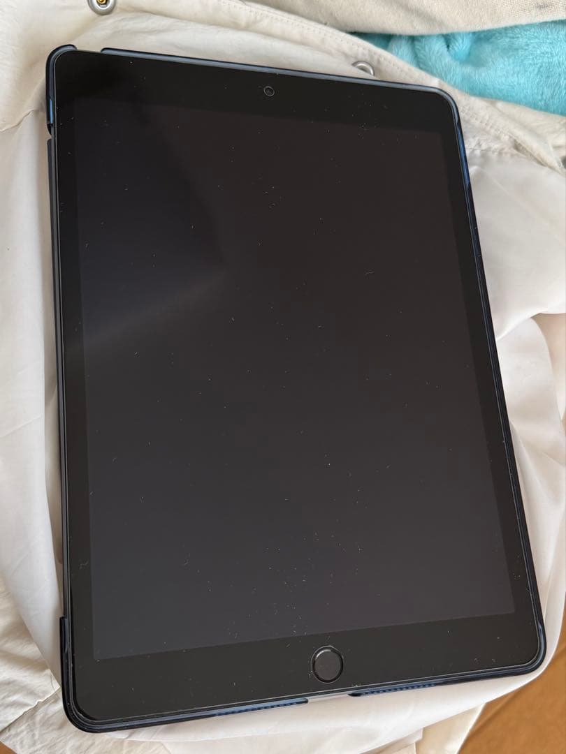 Apple iPad (第7世代) 本体+保護ガラス/ケース/箱付