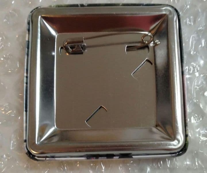 鬼滅の刃　ufotable ダイニング ヒロマ スクエア缶バッジ　甘露寺蜜璃