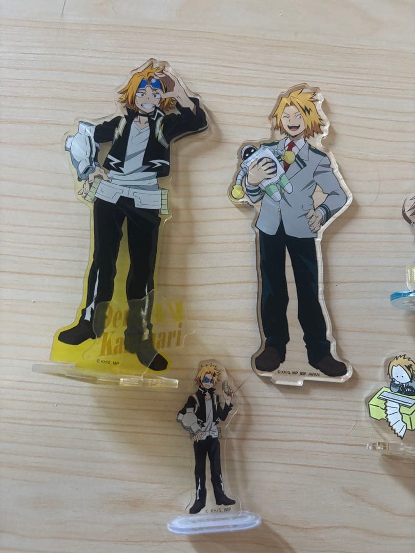 上鳴電気 缶バッジ、アクスタ、カード、フィギュアセット