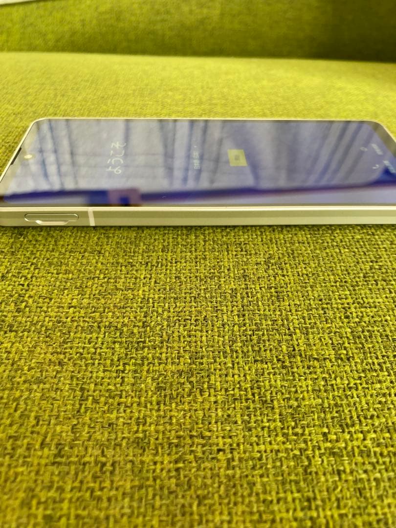 AQUOS sense6 シルバー SH-RM19 楽天　SIMフリー