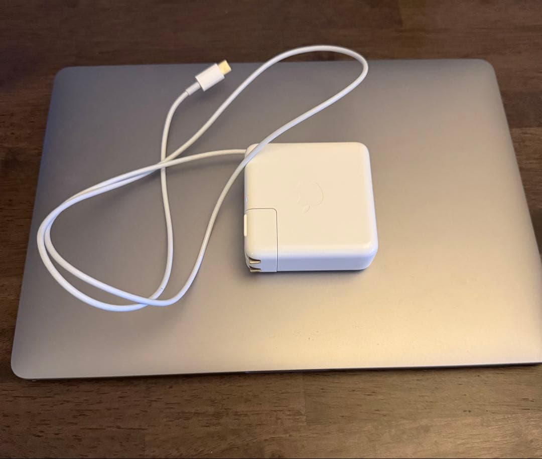 MacBook Pro 2016 13インチTouch Bar 256GB