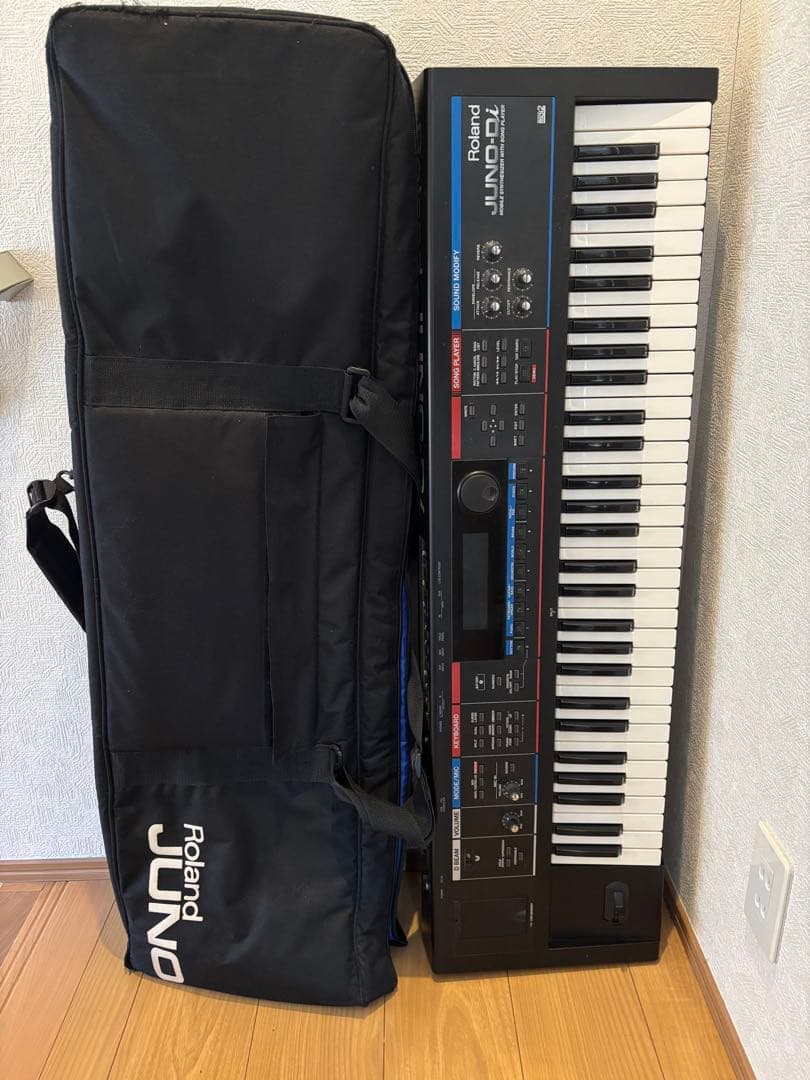 Roland JUNO-Di シンセサイザー 61鍵 専用ケース付き