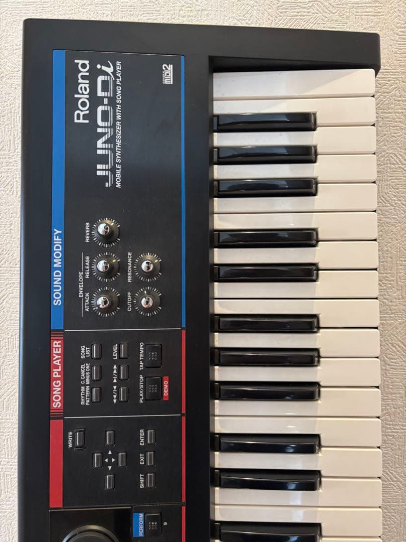 Roland JUNO-Di シンセサイザー 61鍵 専用ケース付き