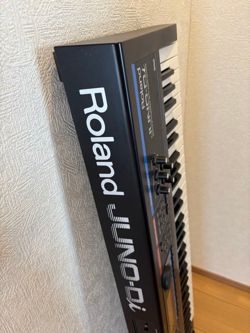 Roland JUNO-Di シンセサイザー 61鍵 専用ケース付き