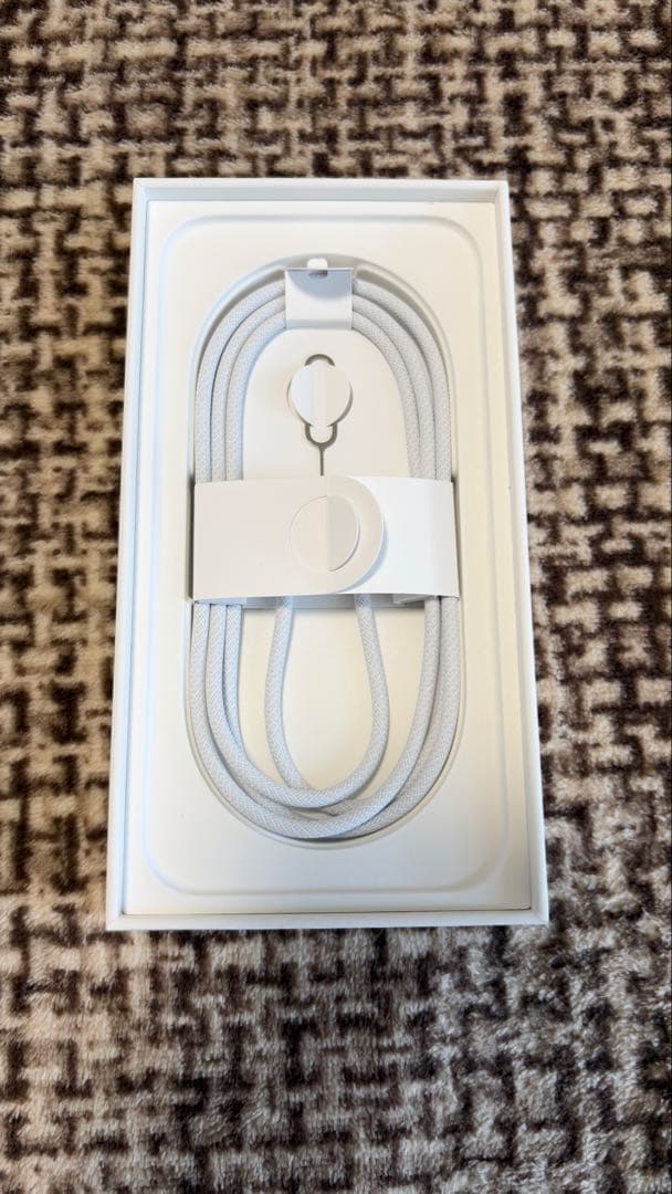 iPhone16e 256GB ブラック 物理SIM バッテリー100%