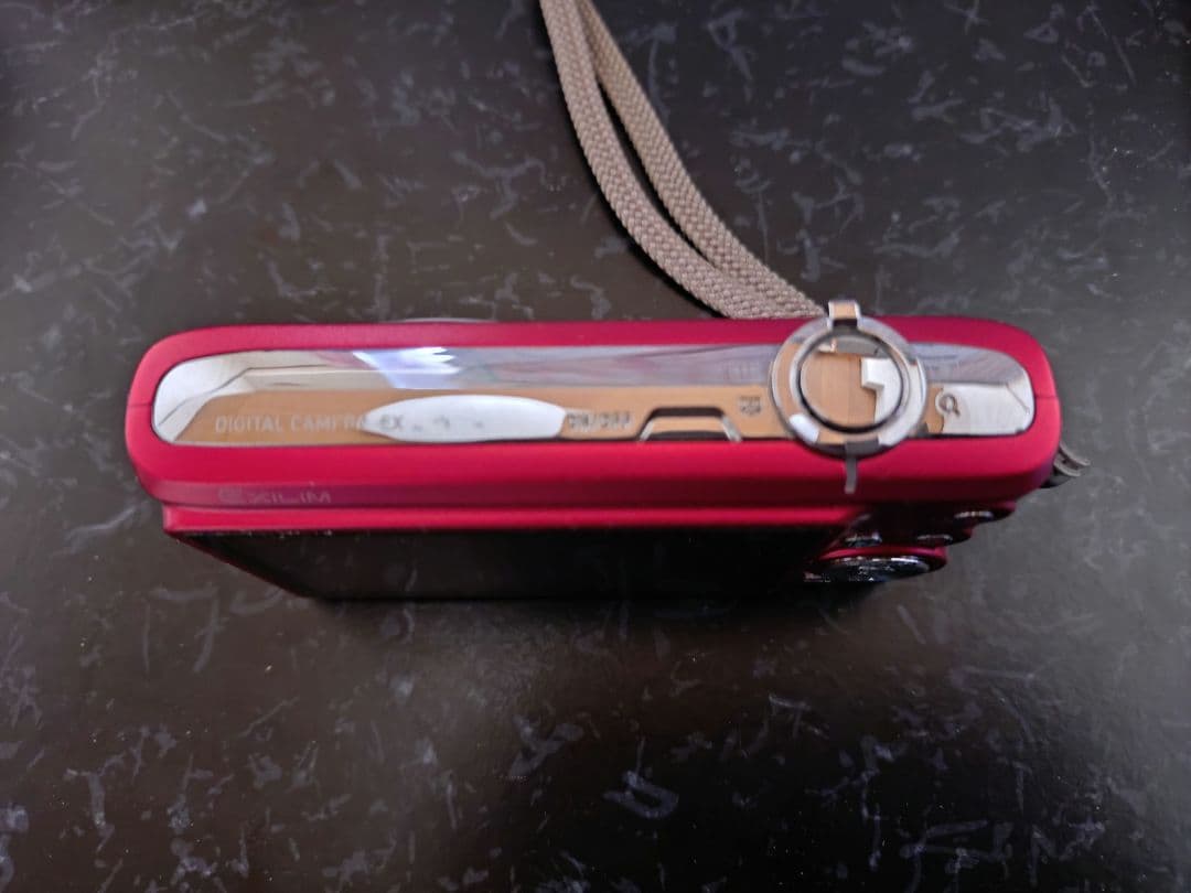 CASIO　デジカメ　EXILIM　EX-Z200　レッド