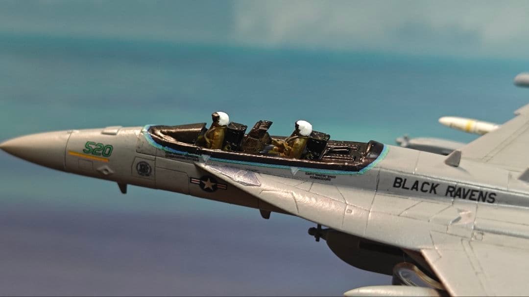 1/144 完成品 EA-18g VAQ-135 ブラックレイブンズ CAG機