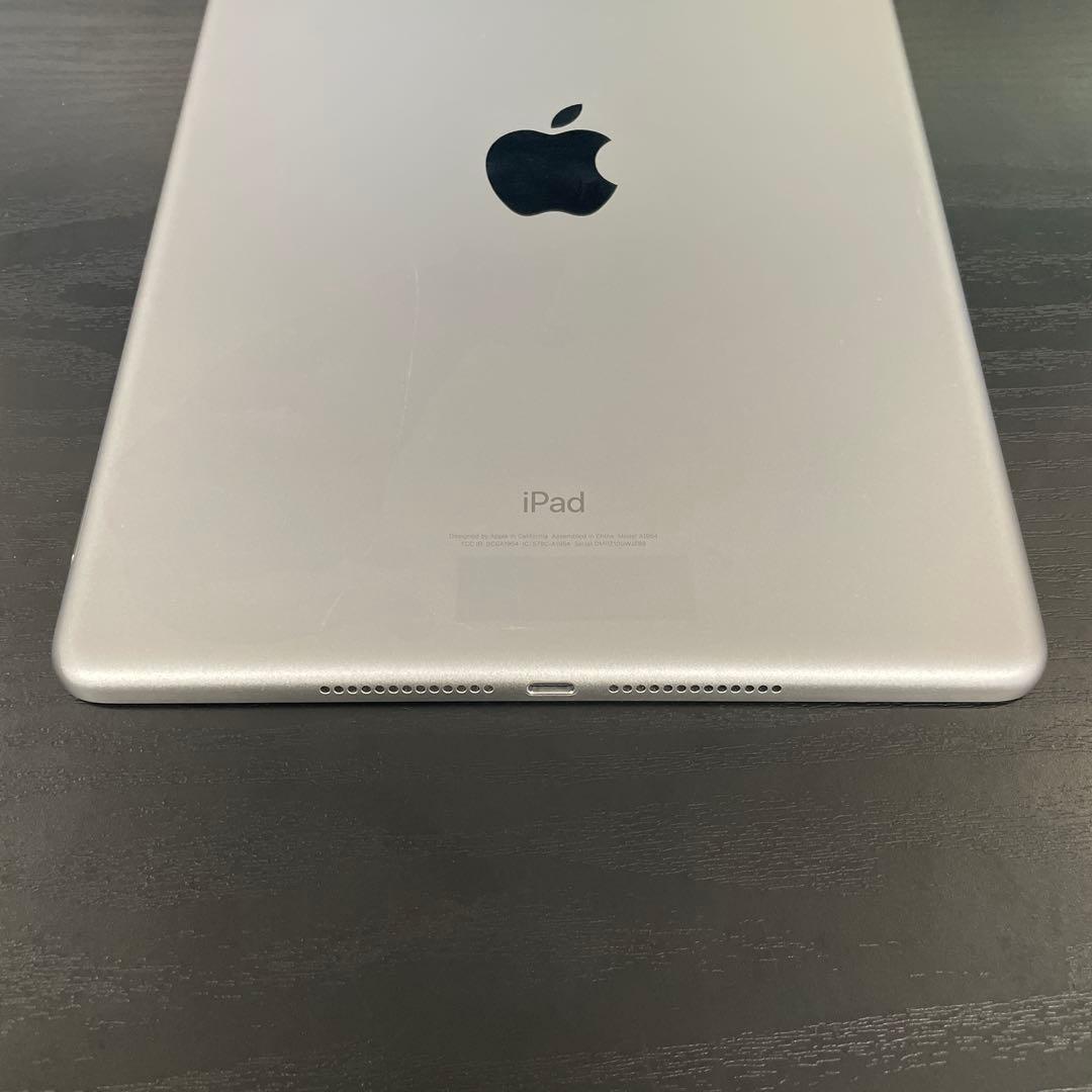 Apple iPad 第6世代　32GB