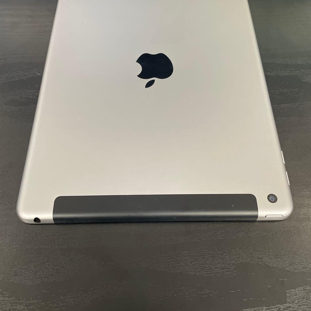 Apple iPad 第6世代　32GB