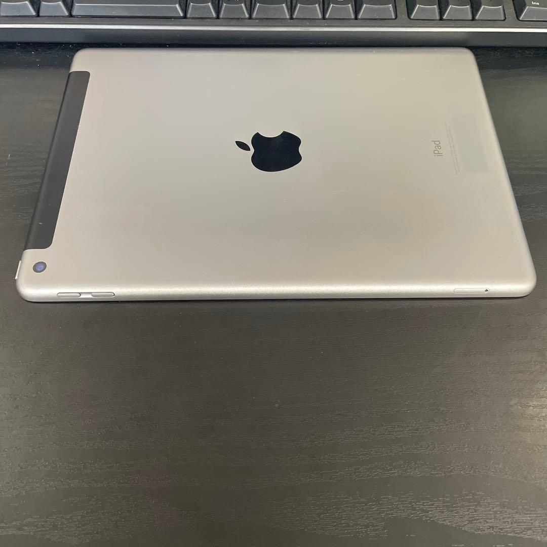 Apple iPad 第6世代　32GB