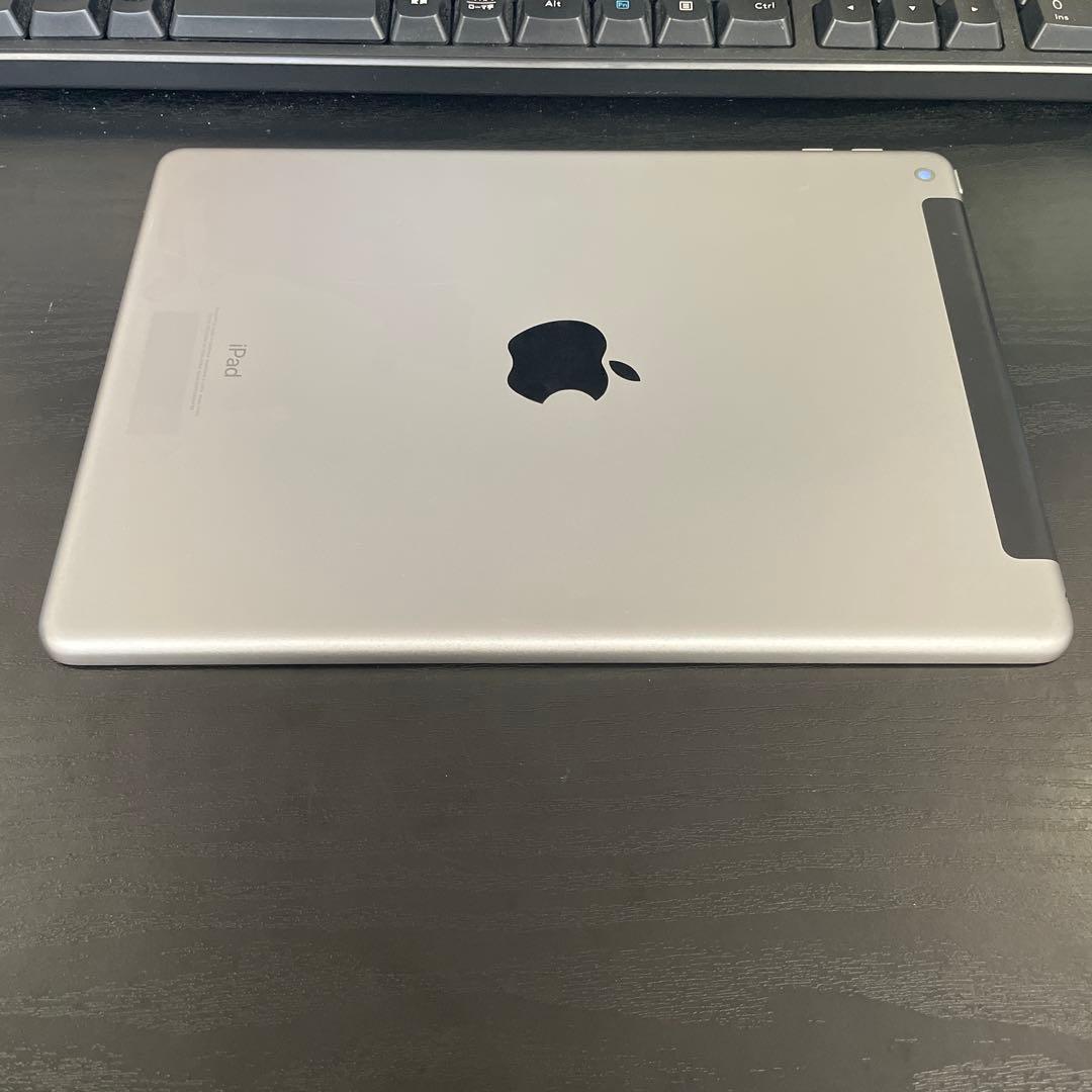 Apple iPad 第6世代　32GB