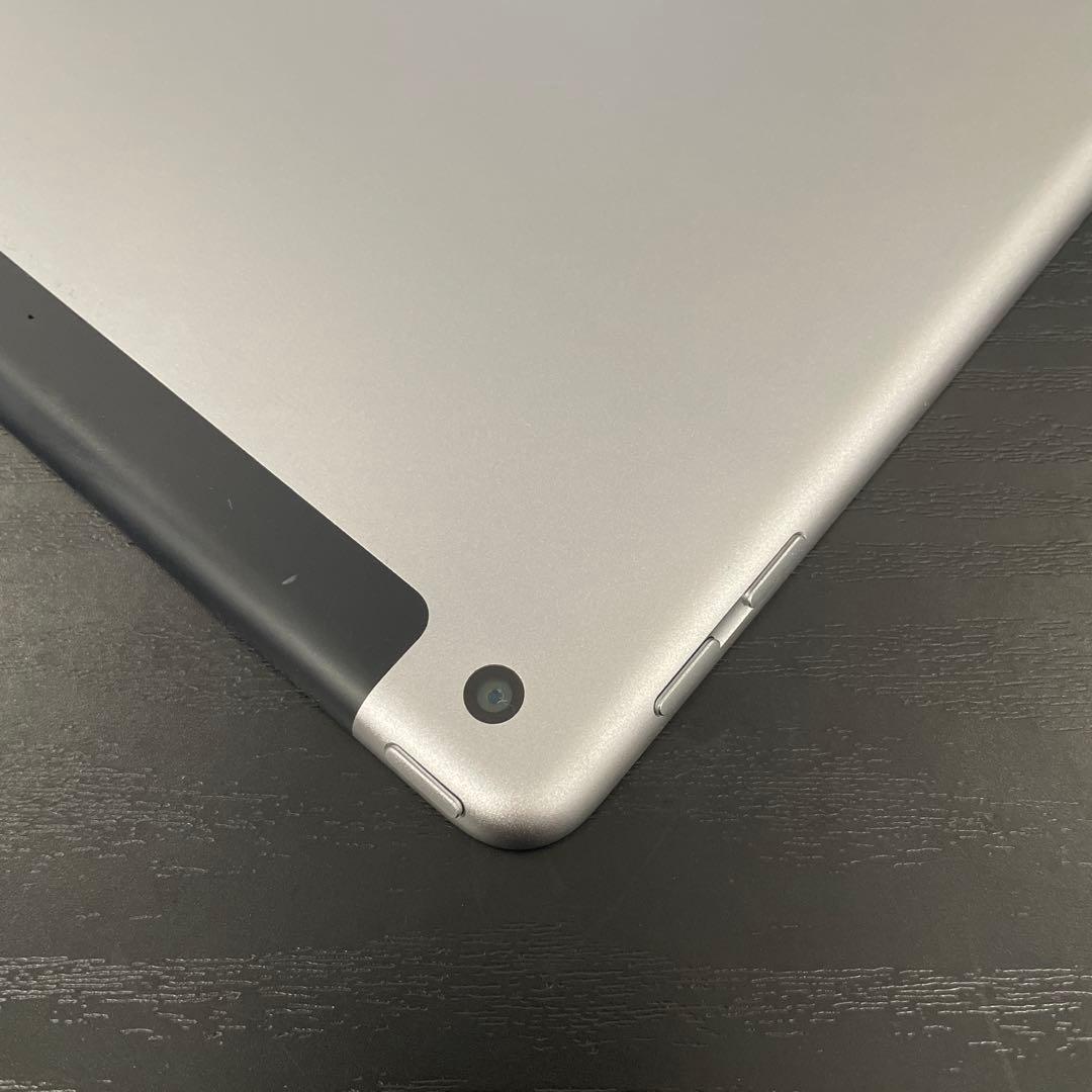 Apple iPad 第6世代　32GB