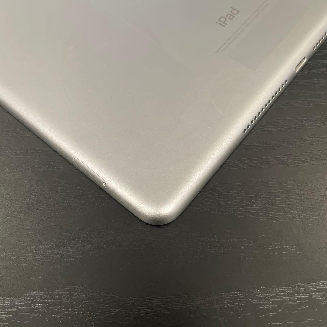 Apple iPad 第6世代　32GB