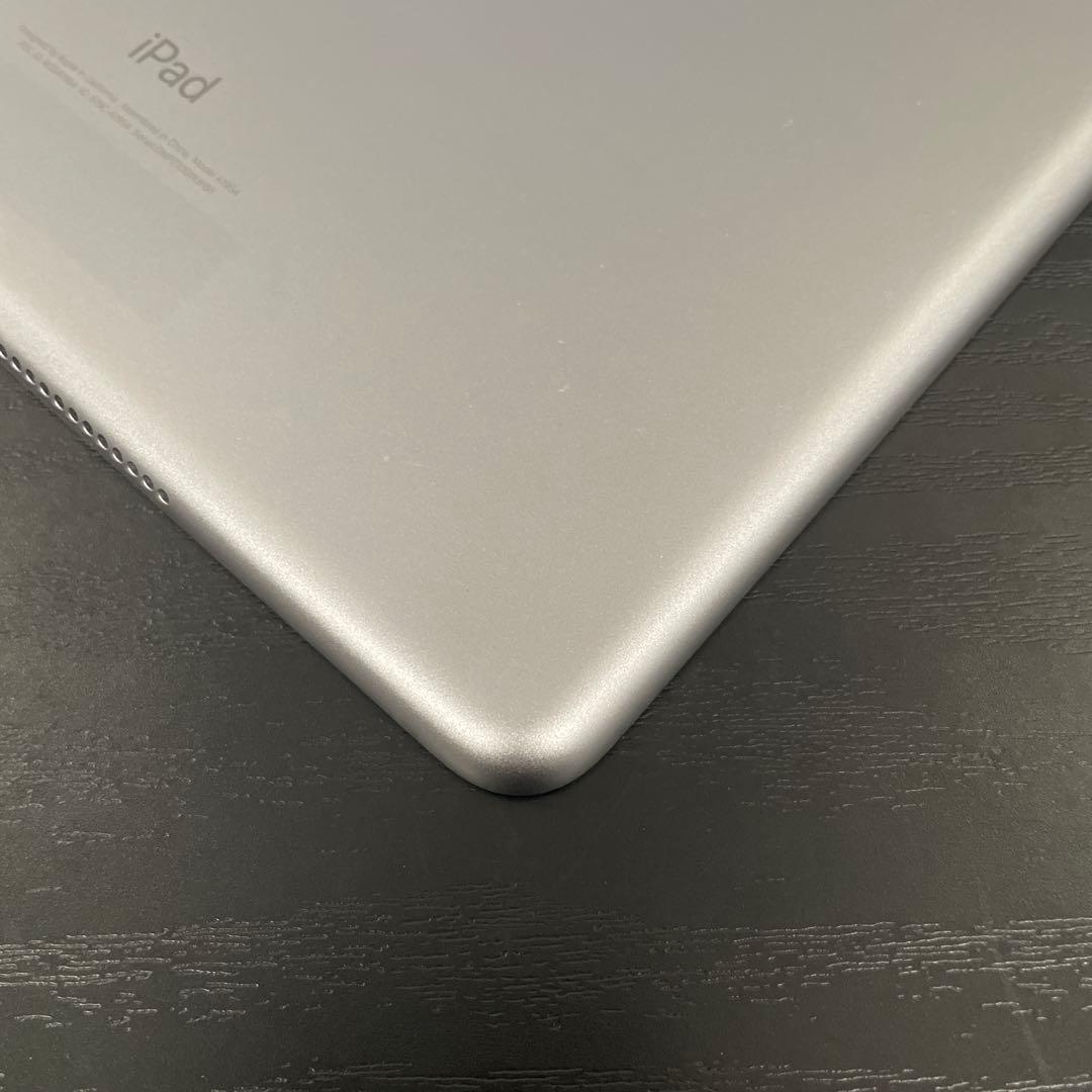 Apple iPad 第6世代　32GB
