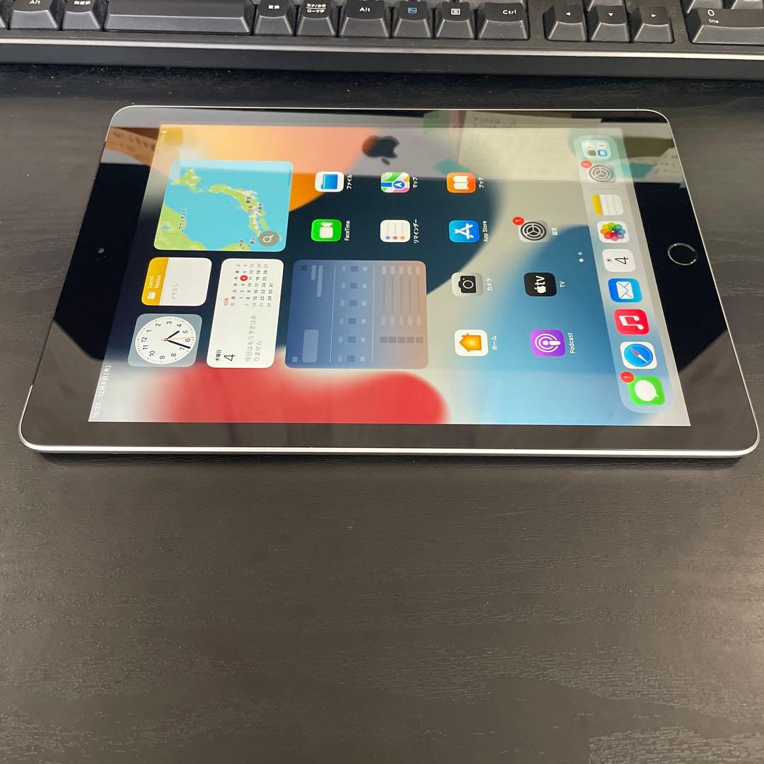 Apple iPad 第6世代　32GB