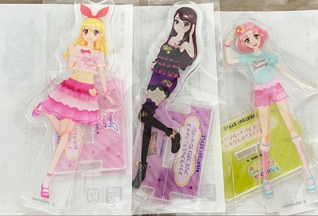 アイカツ　ハピクロ　アクリルスタンド