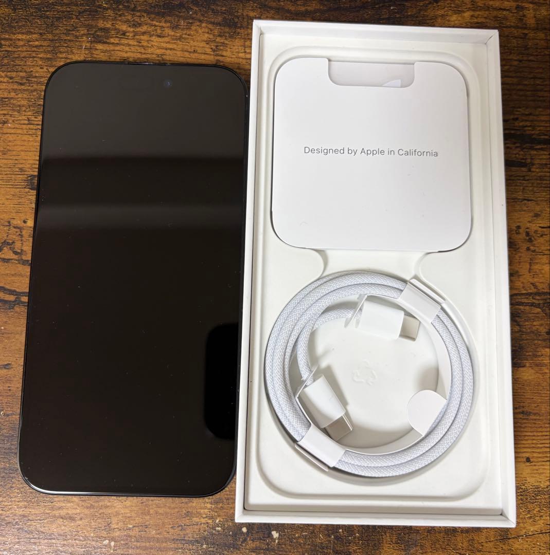 Apple iPhone 15 256 GBブラック 本体