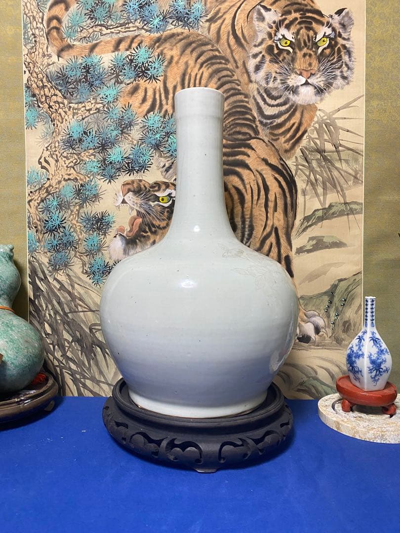 清朝　中国美術　清朝　清時代　白磁　刻人物画天球瓶　花瓶　時代物　古物保証
