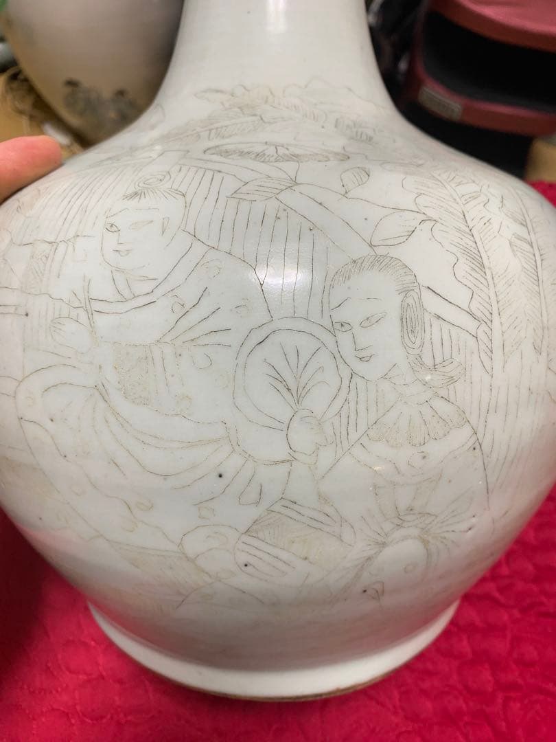 清朝　中国美術　清朝　清時代　白磁　刻人物画天球瓶　花瓶　時代物　古物保証