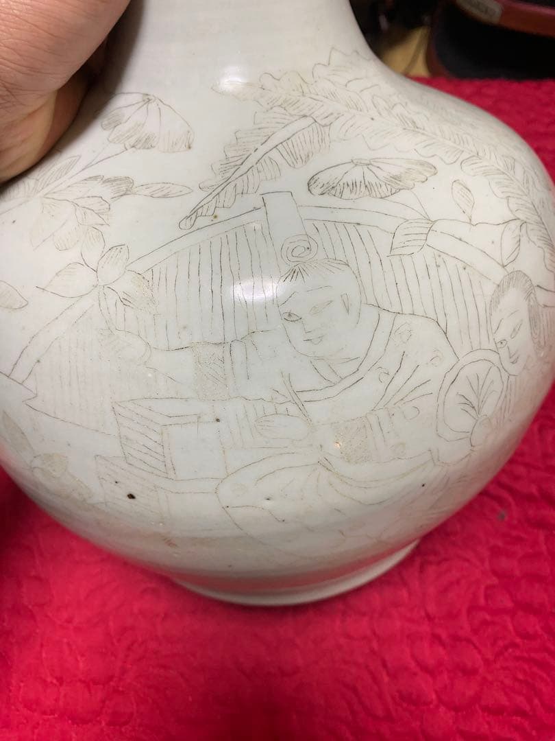 清朝　中国美術　清朝　清時代　白磁　刻人物画天球瓶　花瓶　時代物　古物保証
