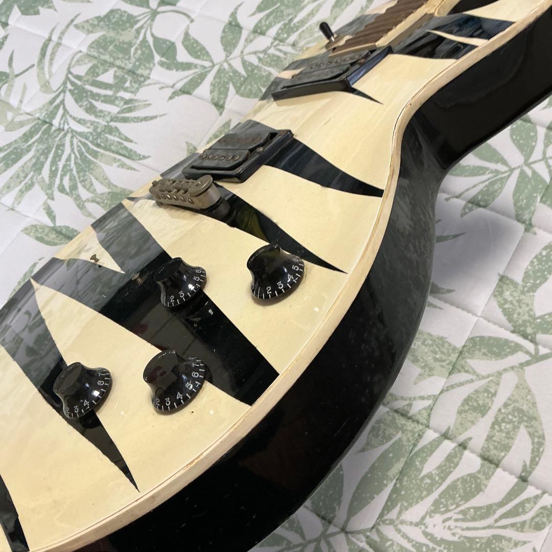 インパクト抜群！ザック・ワイルドBuzzsawモデルのレストアベース