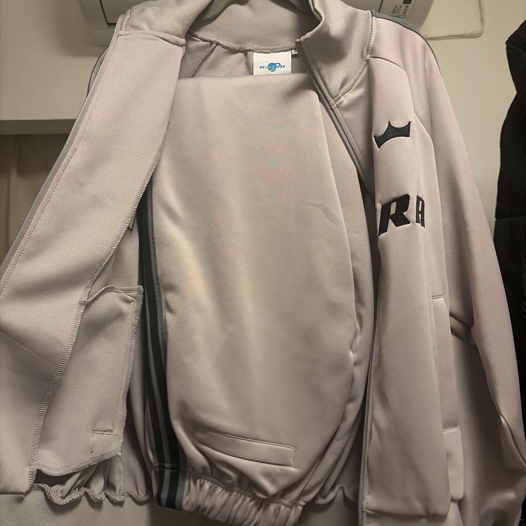 Re:ERA ライトグレー ジップアップジャケット